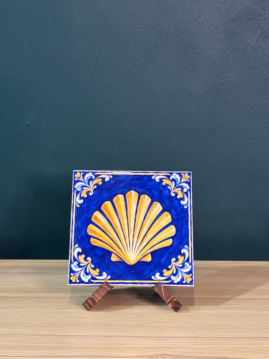 "Golden scallop shell" Camino Tile