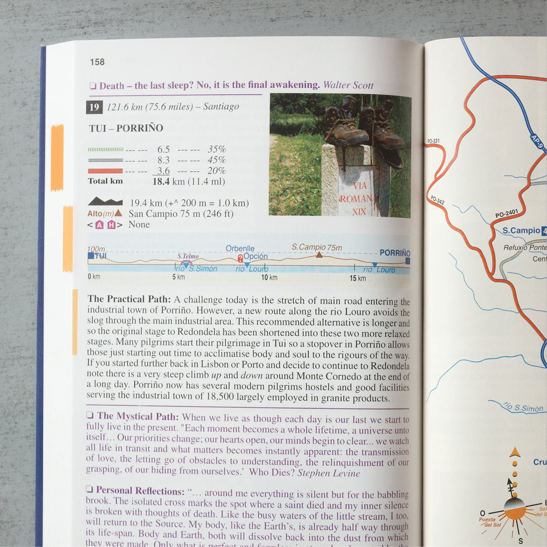 A Pilgrim's Guide to the Camino Portugués: Lisbon - Porto - Santiago (W/FREE Passport)