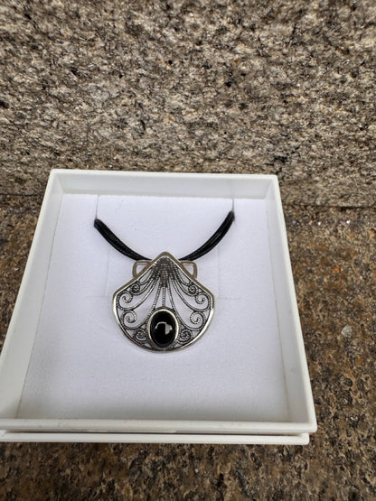 Silver Shell pendant with Jet Stone