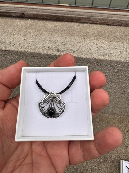 Silver Shell pendant with Jet Stone