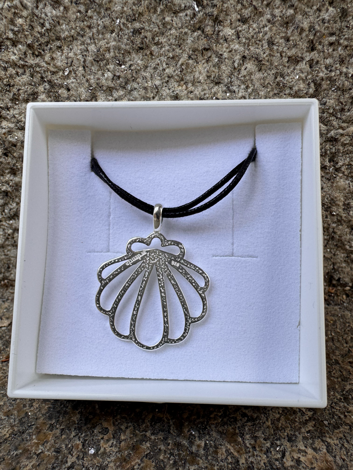 Silver Camino Shell Pendant