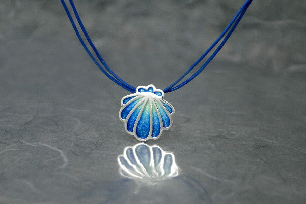 Shell pendant - Silver enamel, green to blue
